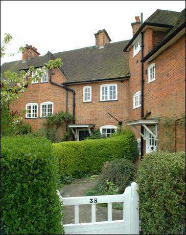38-40 Asmuns Hill